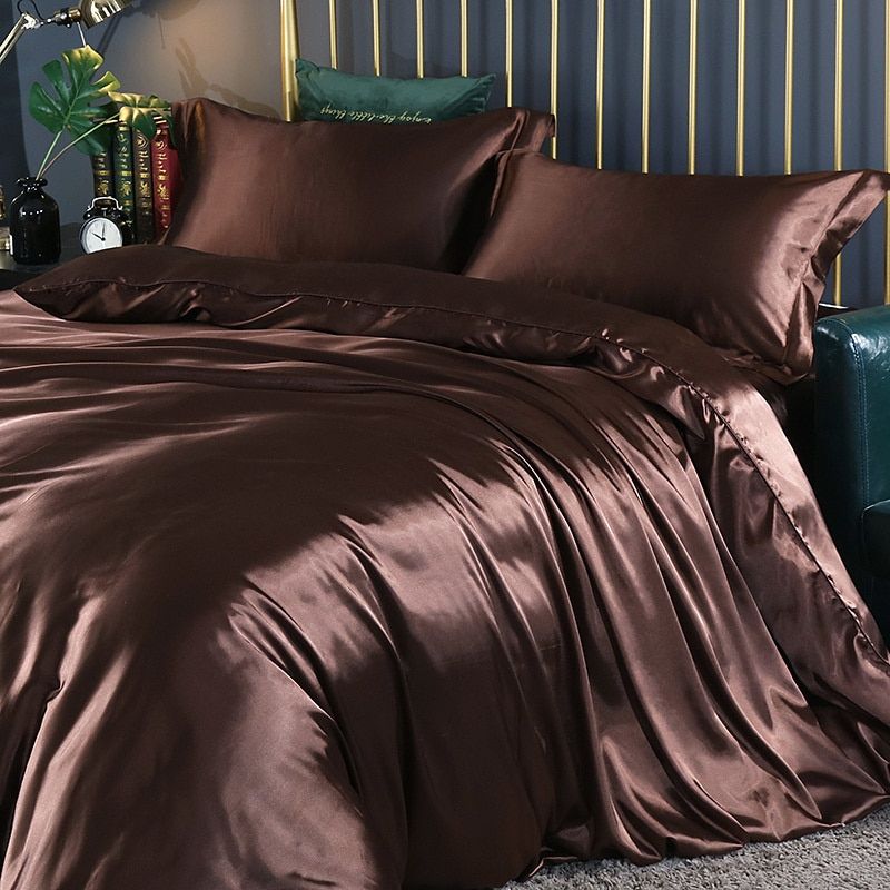 Luxurious 4-Piece Silk Bedding Set for Restful Nights