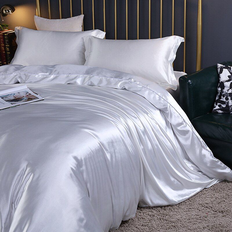 Luxurious 4-Piece Silk Bedding Set for Restful Nights