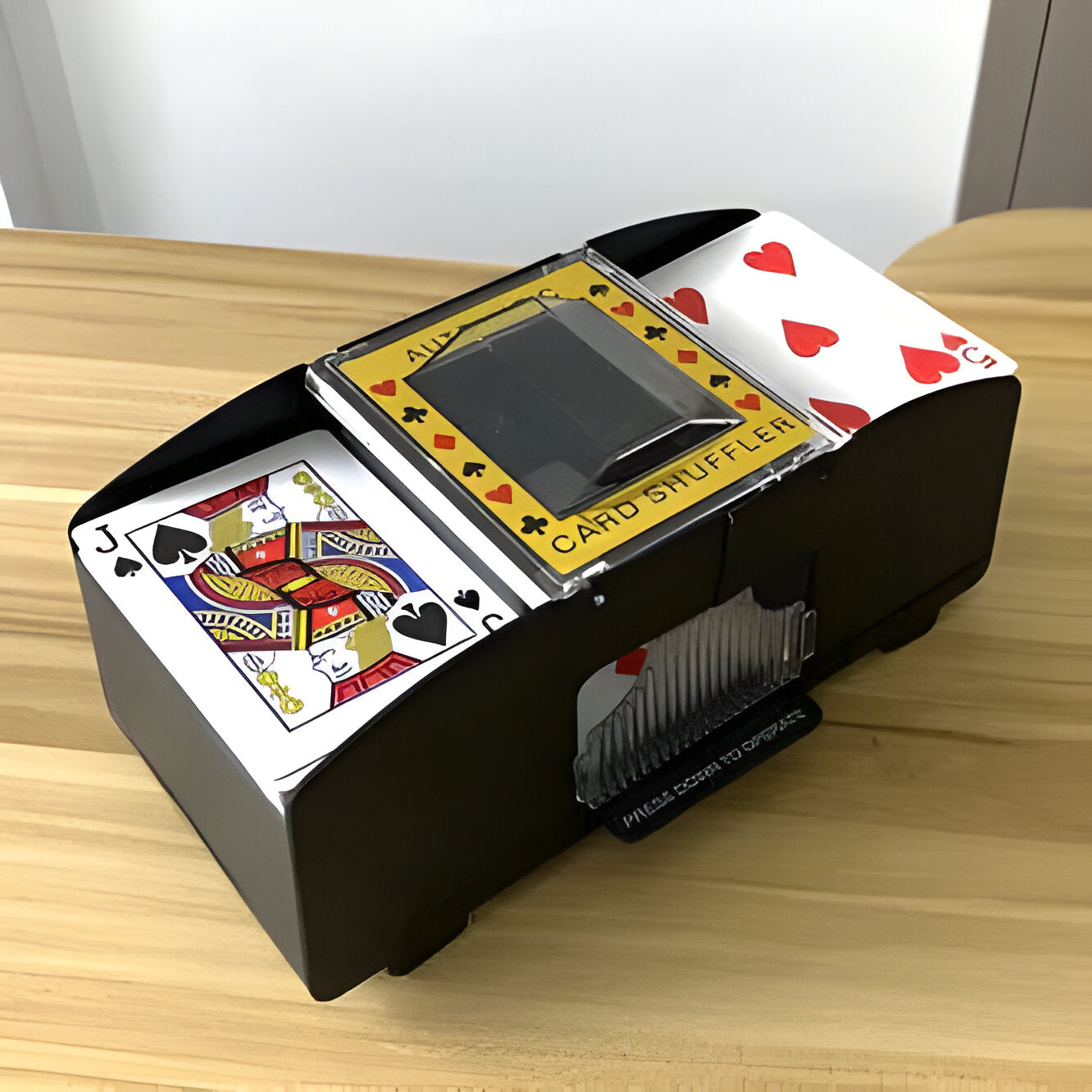 Automatischer Kartenmischer für bis zu 6 Decks