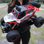 Geländetauglicher RC Truck mit 4WD Steuerung