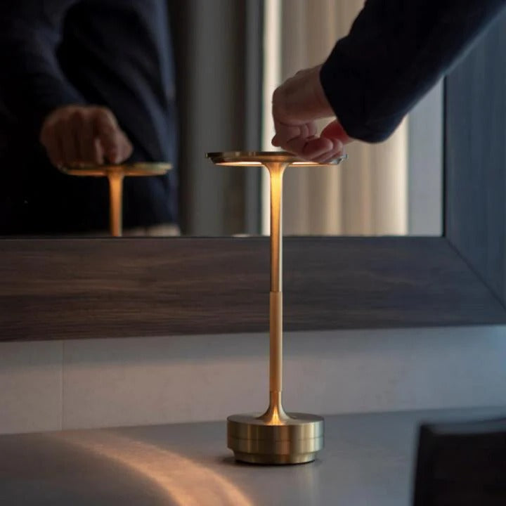 Kabellose Tischlampe mit 4-stufiger Touchsteuerung