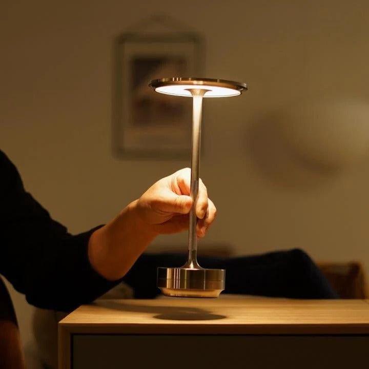 Kabellose Tischlampe mit 4-stufiger Touchsteuerung