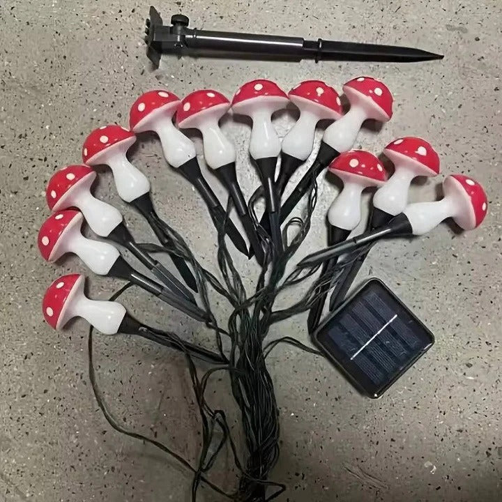 Solarbetriebene LED-Pilzlichter für den Garten mit Erdspießen