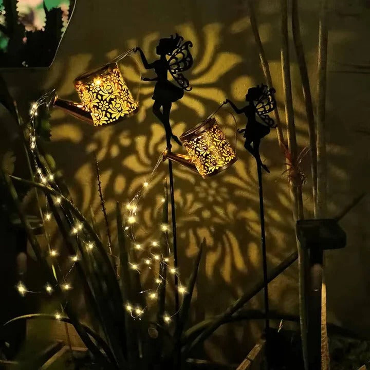 Solarbetriebene Gartenleuchte mit Metallrahmen und LED