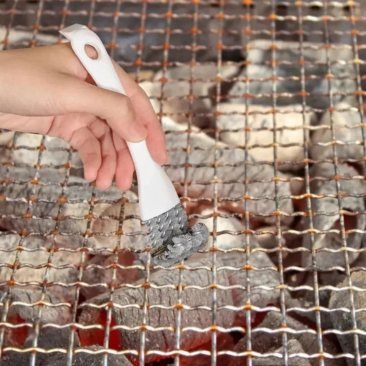 Grillreinigungsbürste mit V-förmigem Schaber und Bürstenkopf
