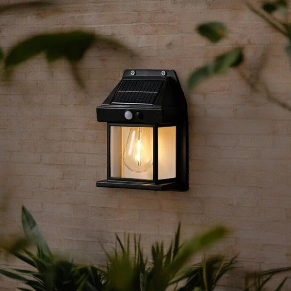 Solarbetriebene LED-Lampe für den Außenbereich mit Bewegungsmelder