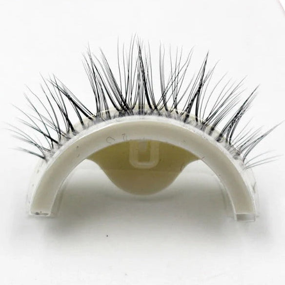 Selbsthaftende Wimpern mit wiederverwendbarem Design