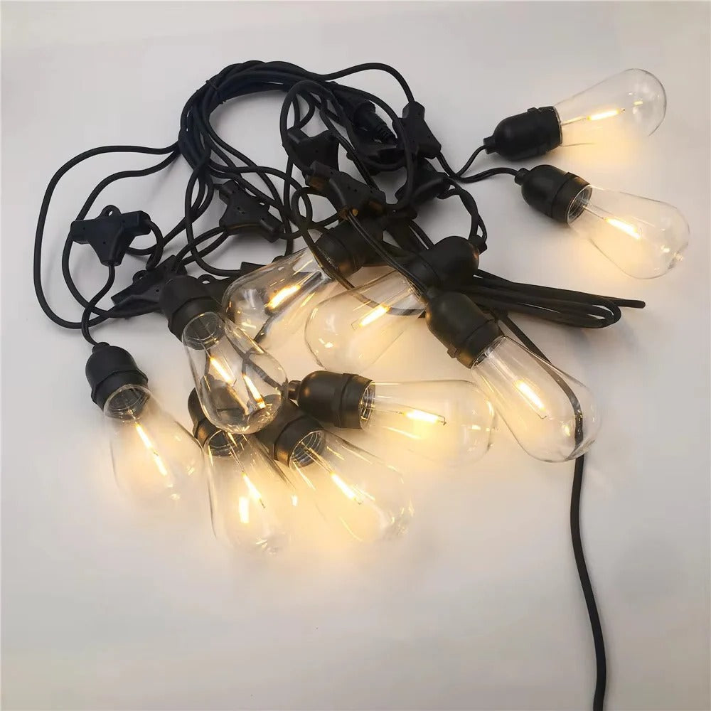 Stimmungsvolle LED-Lichterkette für den Außenbereich