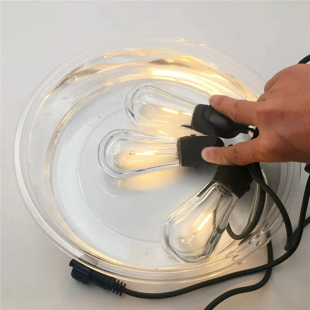 Stimmungsvolle LED-Lichterkette für den Außenbereich