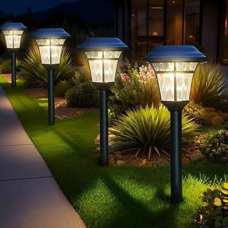 Solarbetriebene LED-Lampen für Garten und Wege, 4er Set