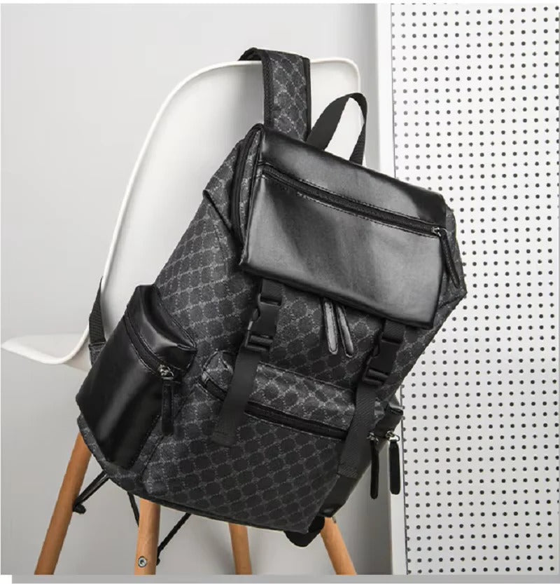Eleganter Rucksack aus Leder für Laptop und Reisen