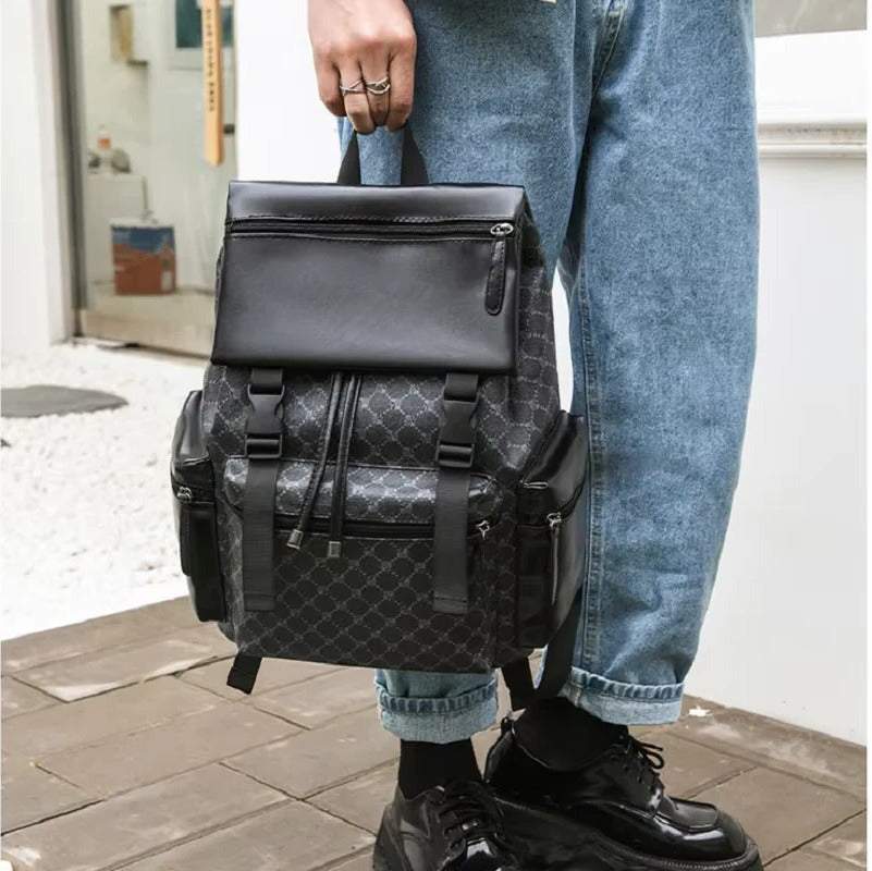 Eleganter Rucksack aus Leder für Laptop und Reisen