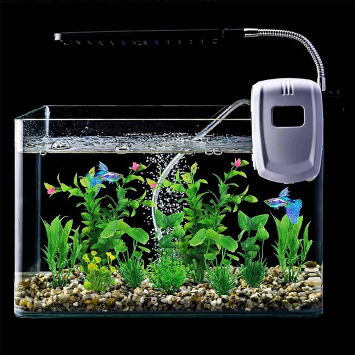 Attraktive Kunstpflanzen für Aquarien, 10 Stück Set