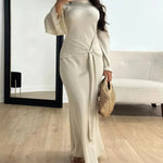 Elegant Abaya for women with long sleeves and flowing cut