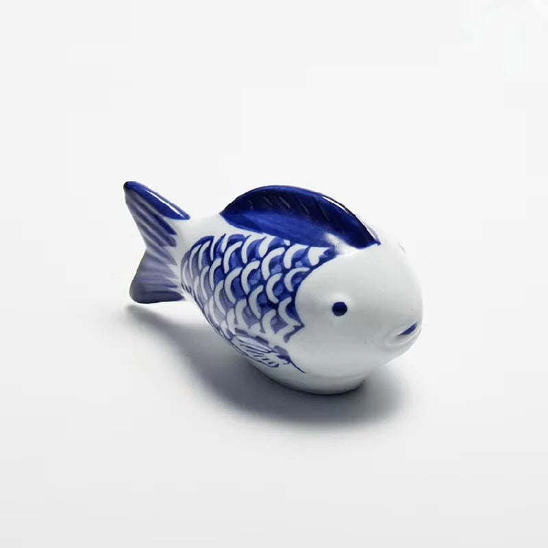 Eleganter Koi-Fisch aus Porzellan für Schreibtischdekoration