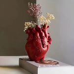 Heart-shaped vase made of bamboo and wood for special occasions
