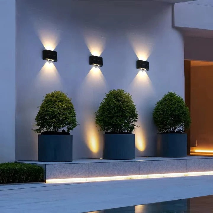Solarbetriebene LED Außenwandlampe für effiziente Beleuchtung