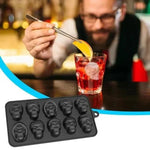 Gruselige Eiswürfelform mit 10 Schädel-Fächern für kreative Drinks