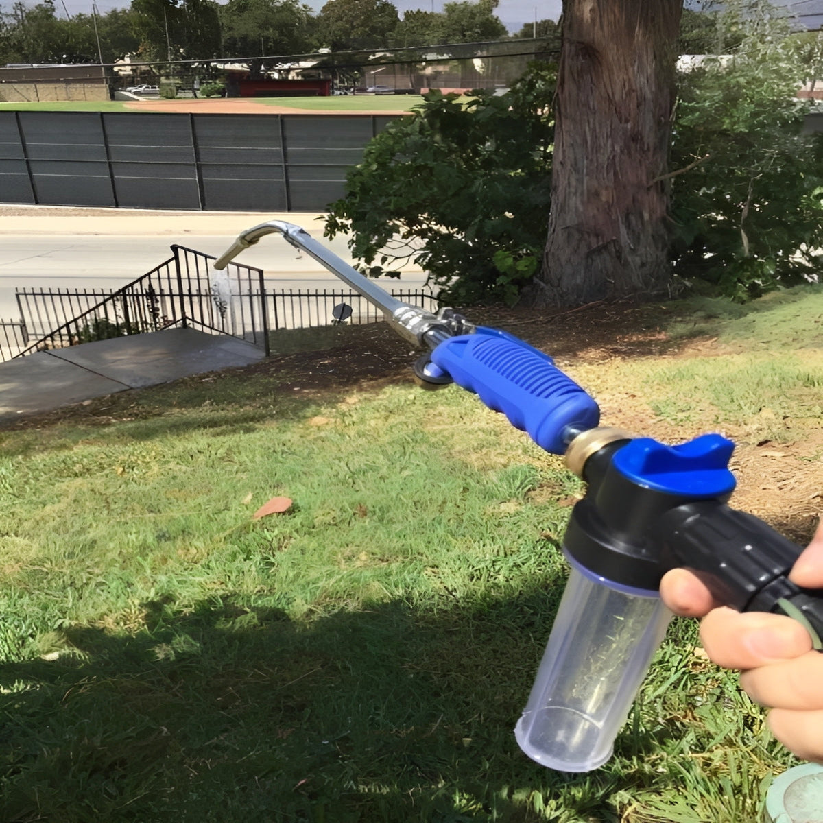 High-pressure cleaner for effortless cleaning, 8m reach, brass connection
