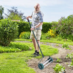 Effizienter Rasenlüfter mit Stahlspikes für gesunden Boden