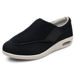 Comfortable slippers with memory foam and a wide fit