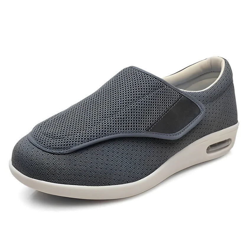 Comfortable slippers with memory foam and a wide fit