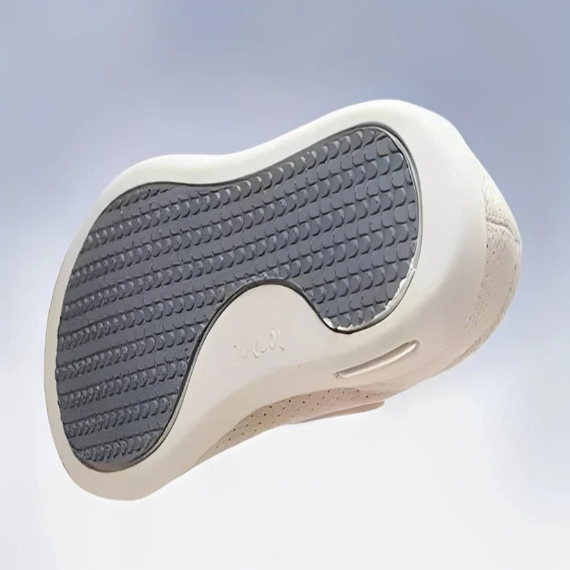 Comfortable slippers with memory foam and a wide fit