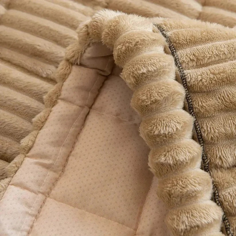Gemütlicher Sofabezug mit eleganter Rüschendesign