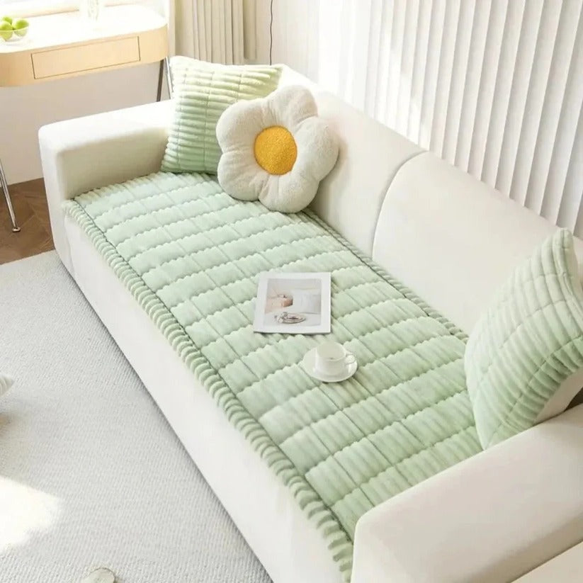 Elegante Sofabezug mit Faltenrock-Design
