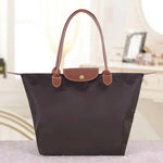 Vielseitige Schultertasche aus strapazierfähigem Material in neun Farben