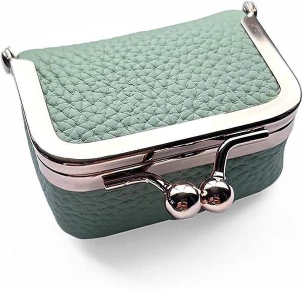 Elegant Travel Jewelry Organizer with Secure Storage