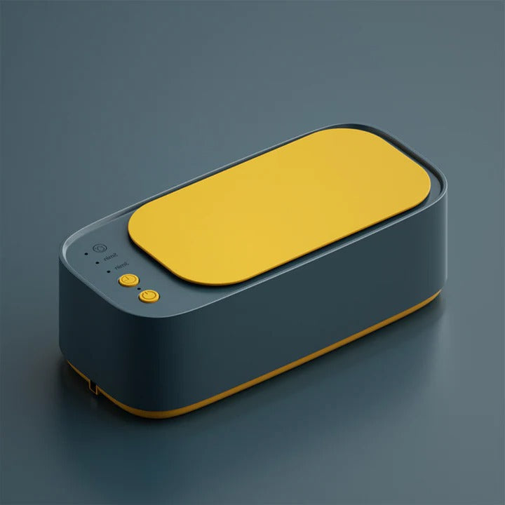 Ultrasonic cleaning device