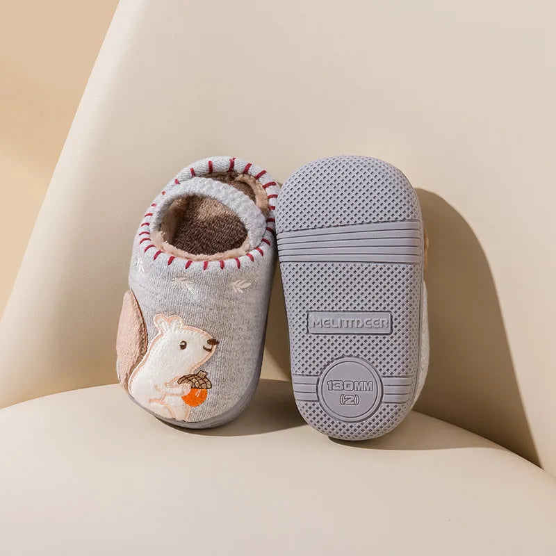 Comfortable kids' fleece slippers with a bear cartoon motif