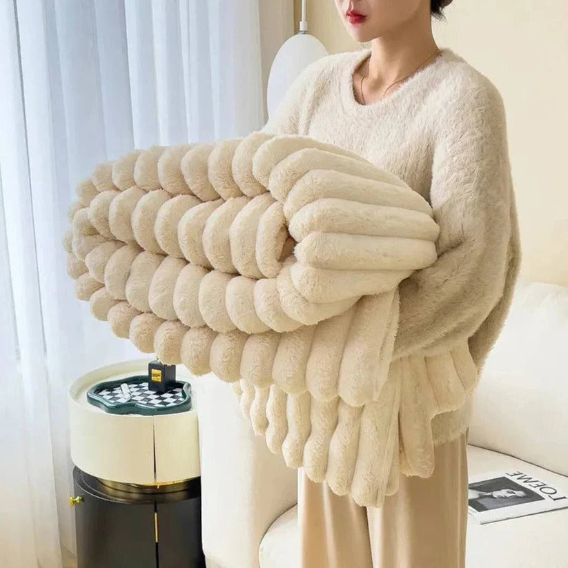Cozy Plush Blanket for Couch and Bed – Cuddly Warmth