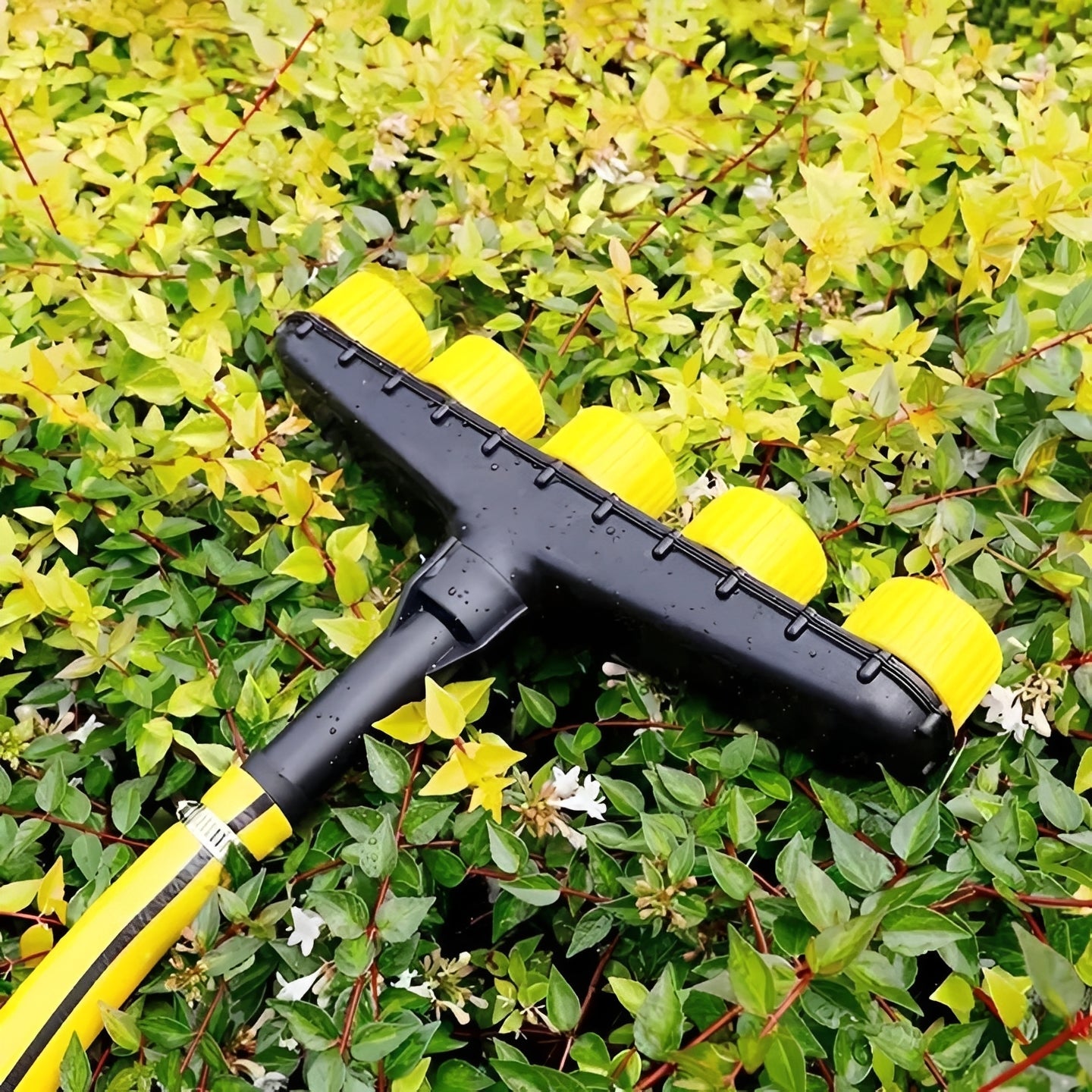 Vielseitige Gartenbrause mit Schnellanschluss für effektives Gießen