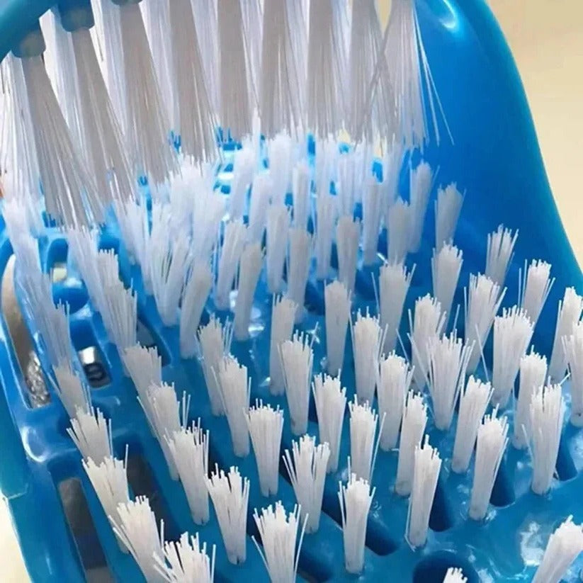 Standfester Fußreiniger für die Dusche mit konturierten Borsten