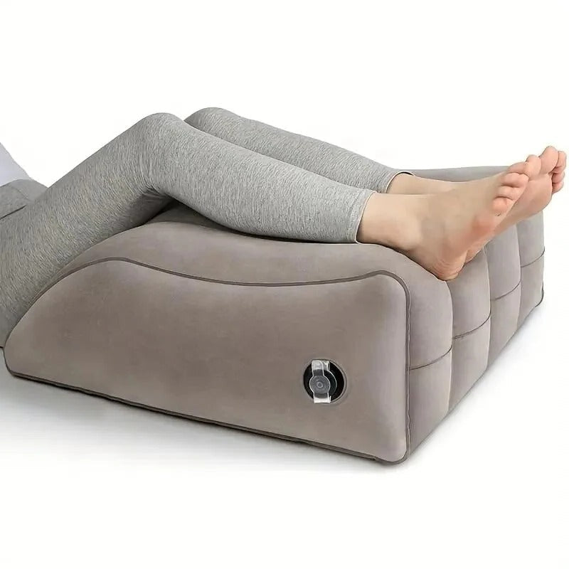Aufblasbares Beinpillow mit Höhenverstellung und Stauraum