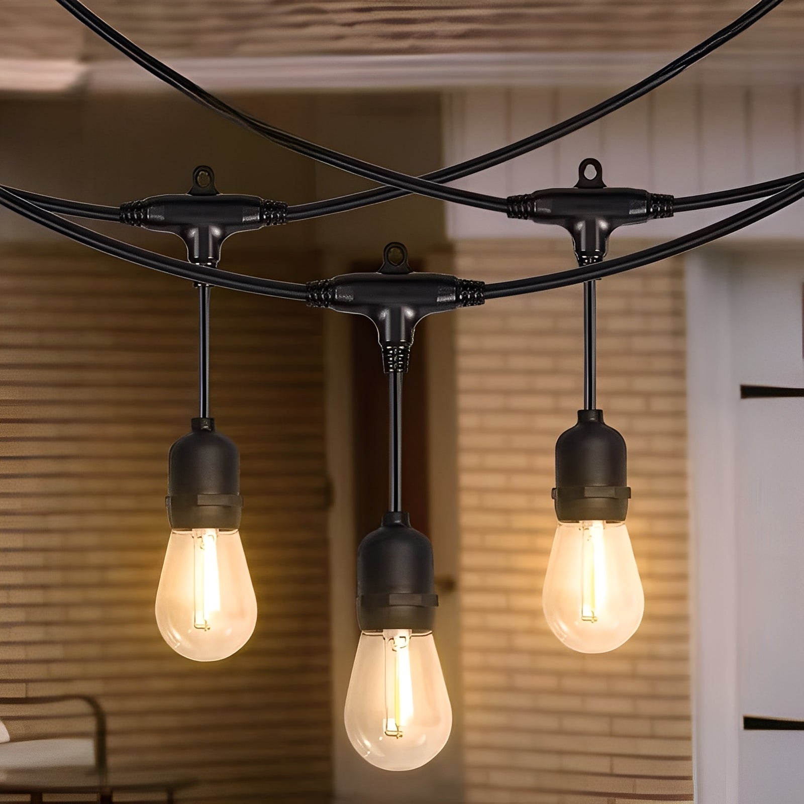 Wetterfeste LED Lichterkette mit E27 Fassung und 220V Anschluss