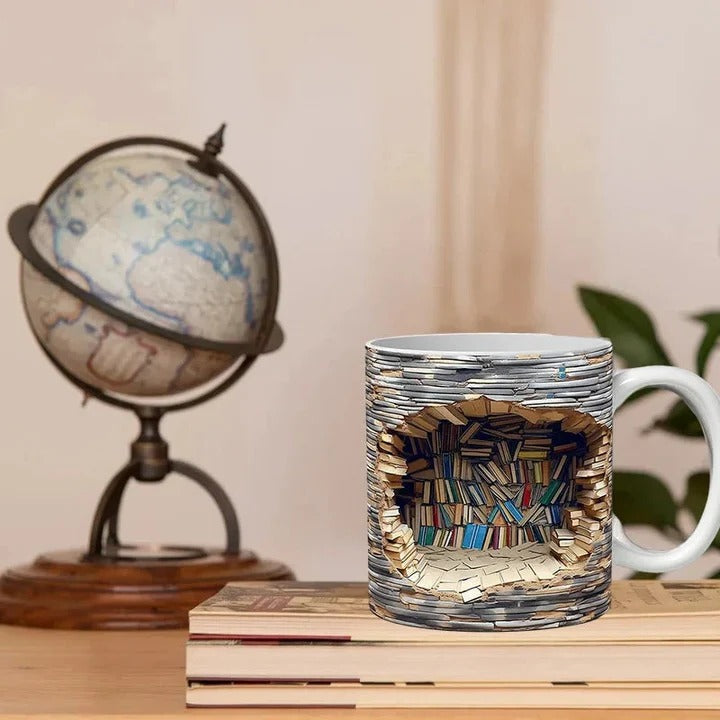 Keramiktasse im 3D Bücherregal-Design