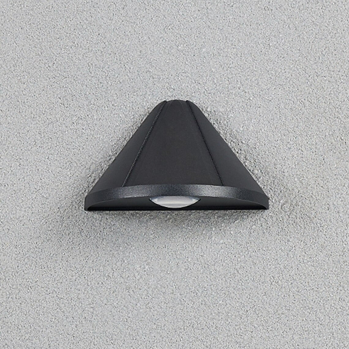 Modern LED Outdoor Wall Light – Weatherproof and Minimalist