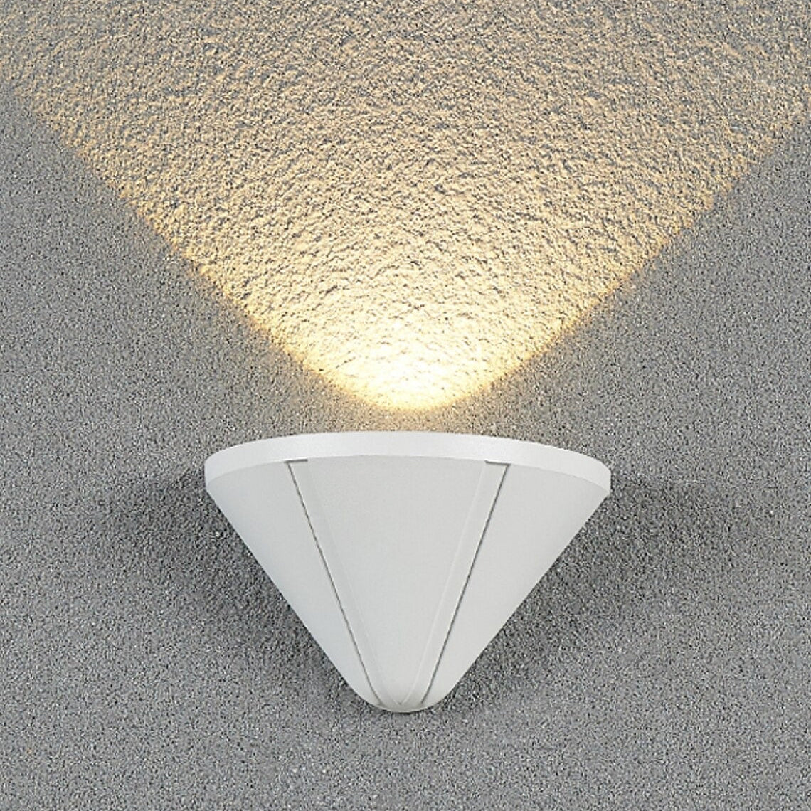Modern LED Outdoor Wall Light – Weatherproof and Minimalist