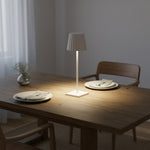 Moderne kabellose Tischlampe für stilvolles Ambiente