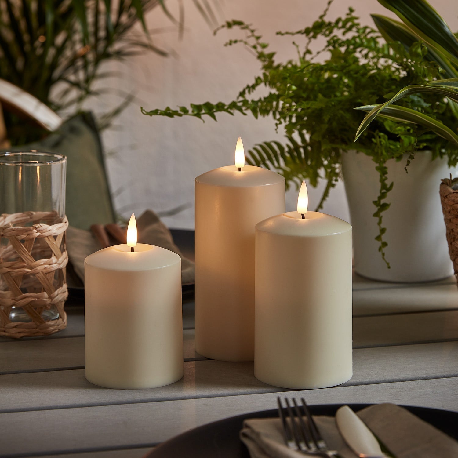 Stimmungsvolle LED Kerzen für den Außenbereich – 3er Set