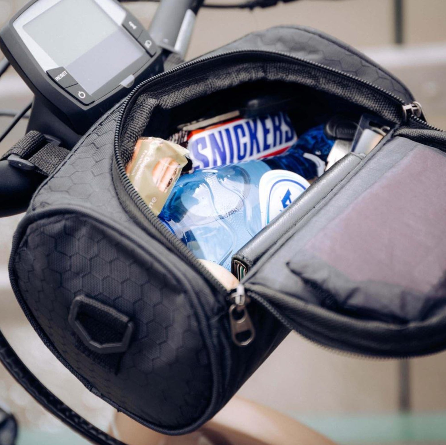 Waterproof Handlebar Bag with Touchscreen for Bicycles