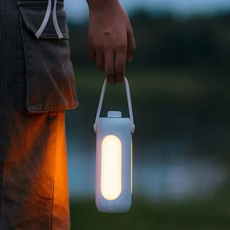 Vielseitige Campinglampe mit Powerbank für jedes Abenteuer