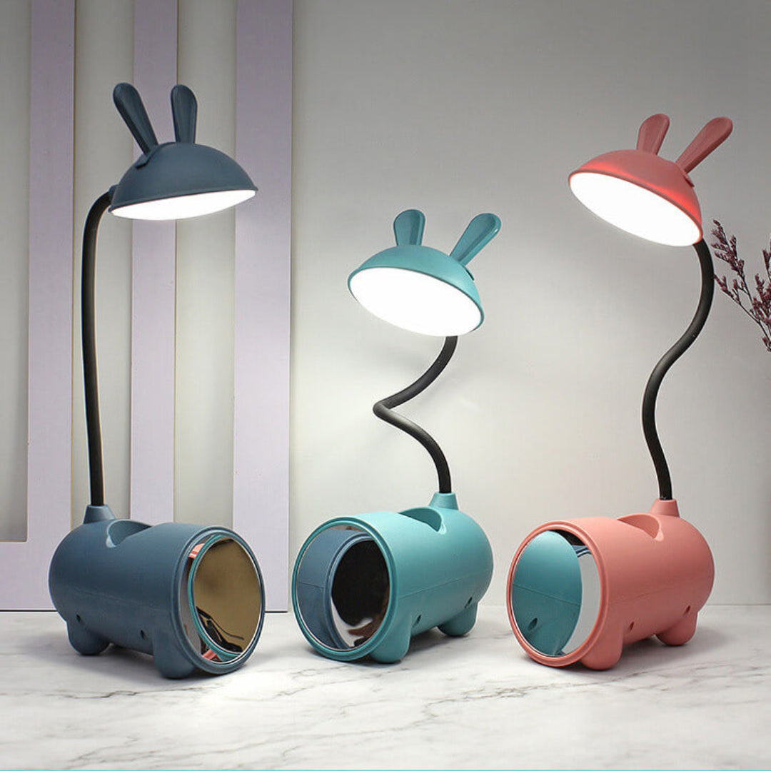 Verspielte LED-Tischlampe mit integriertem Stifthalter
