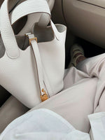 Stilvolle Handtasche aus veganem Leder für jeden Moment