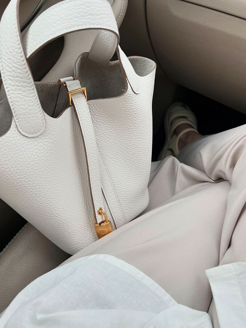 Stilvolle Handtasche aus veganem Leder für jeden Moment