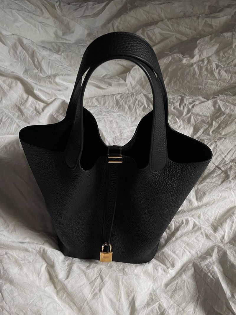 Stilvolle Handtasche aus veganem Leder für jeden Moment