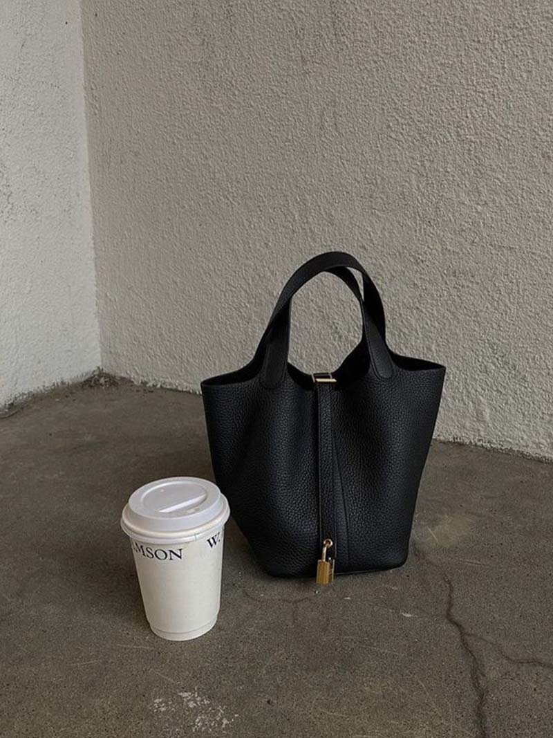 Stilvolle Handtasche aus veganem Leder für jeden Moment